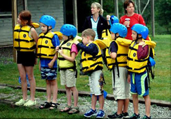 floatmain Children line up for whitewater rafting